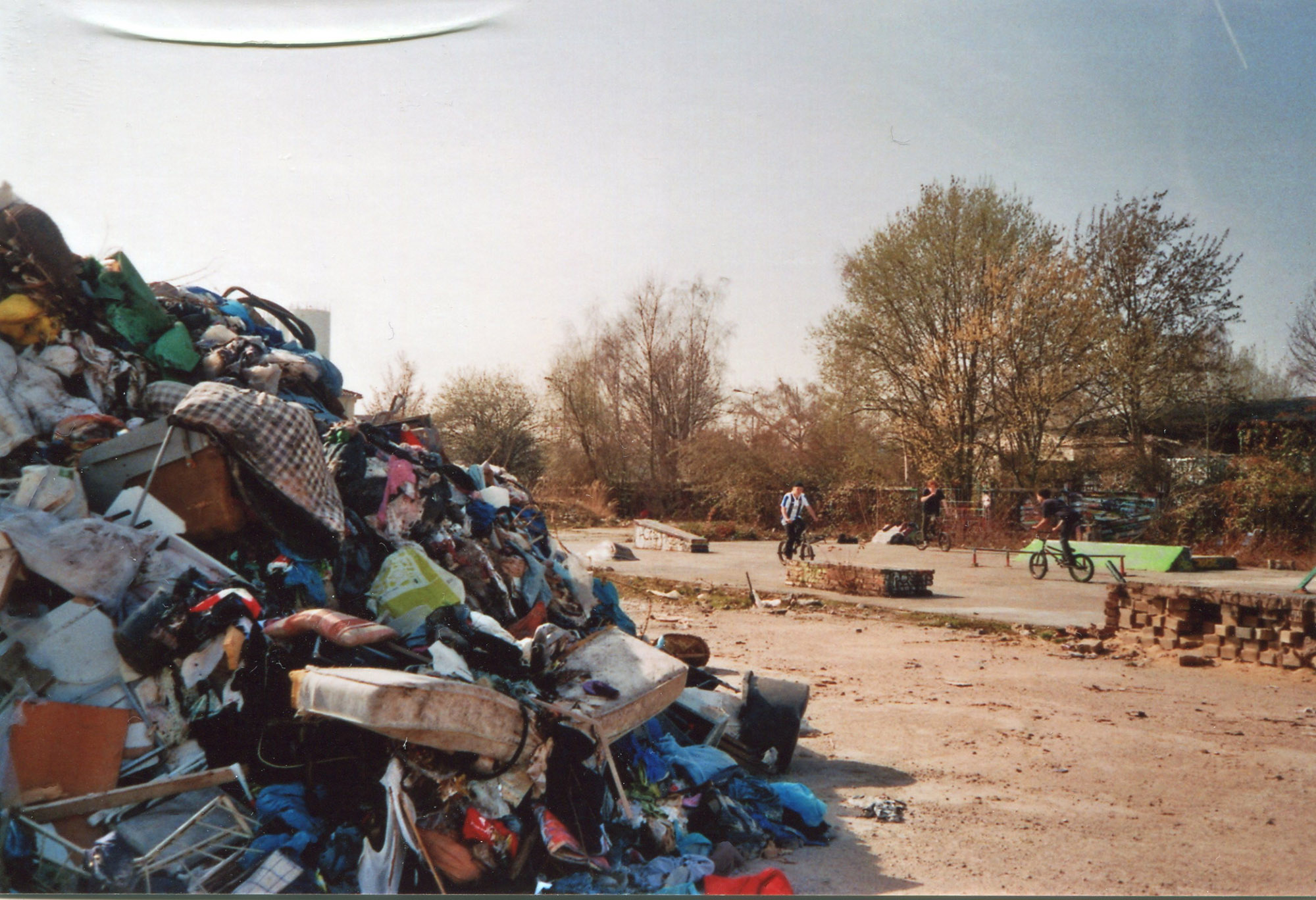 Müllberg am Ghettospot in Frankfurt