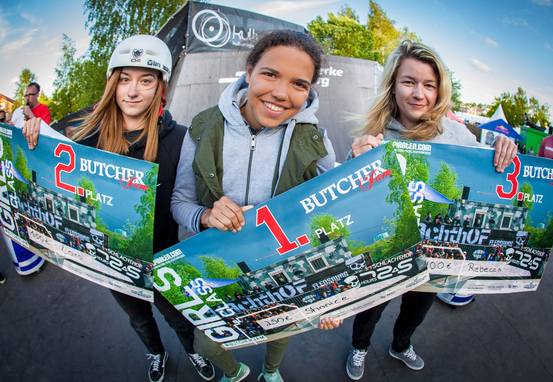 Die Gewinnerinnen der Girls Class (v.l.n.r.): Lara Lessmann (2.), Shanice Silva Cruz (1.) und Rebecca Berg (3.)