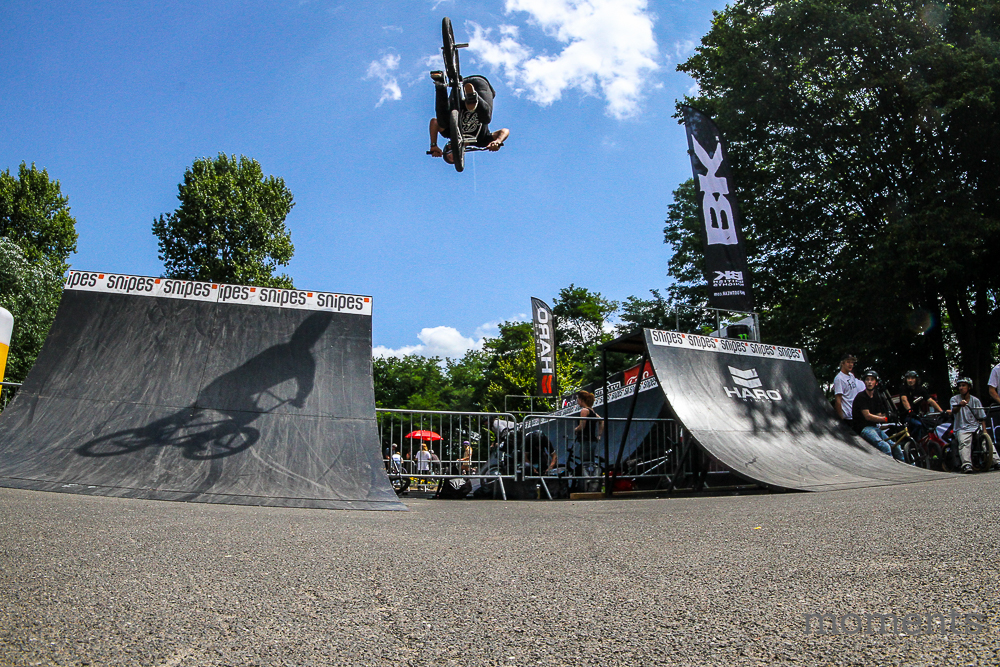 Tobias Freigang haute diesen amtlichen Flair-Transfer bereits im Training raus