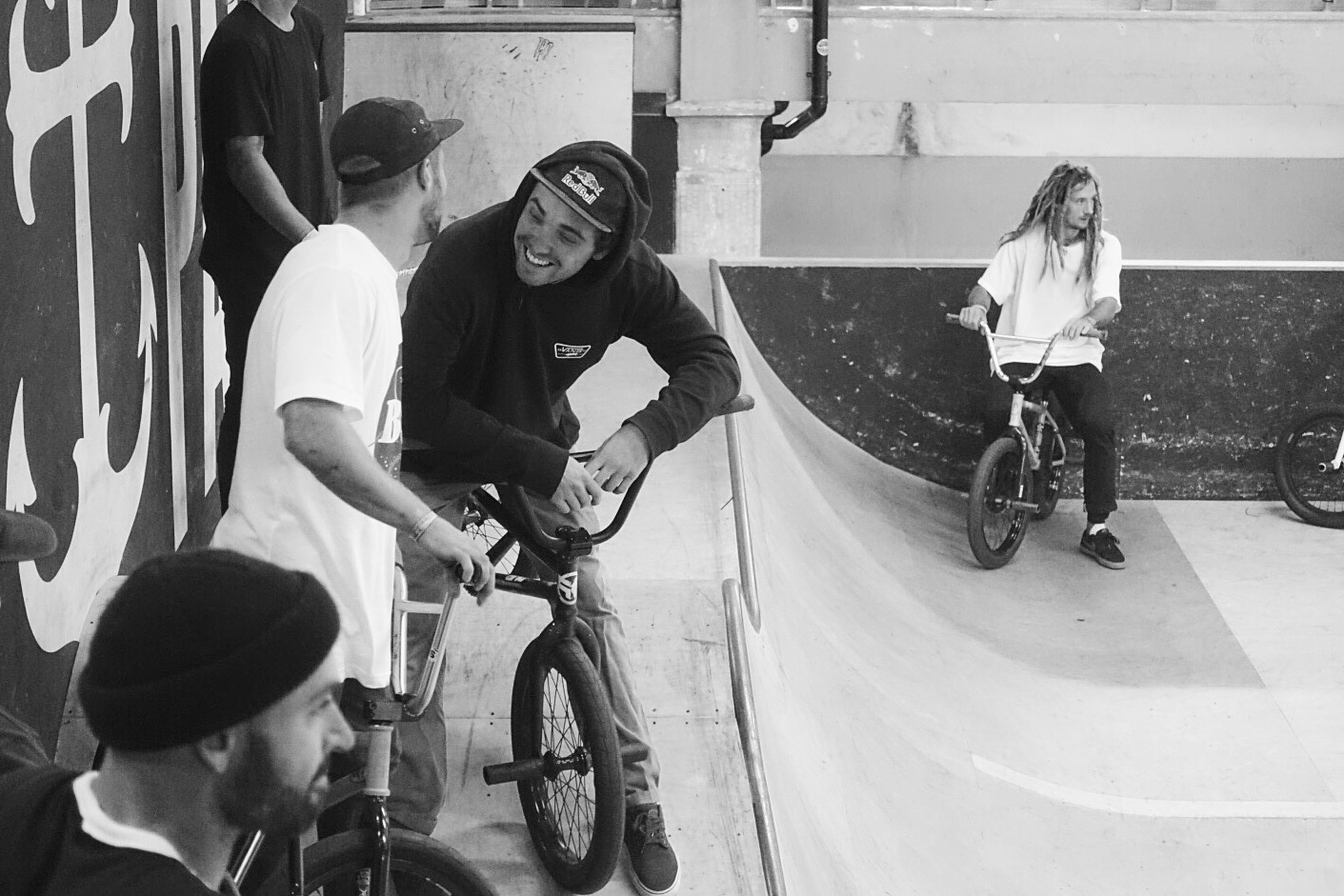 Während Bruno Hoffmann (Mitte) schon bester Laune war und auf dem Rampenparcours mit Dan Lacey rumflachste …