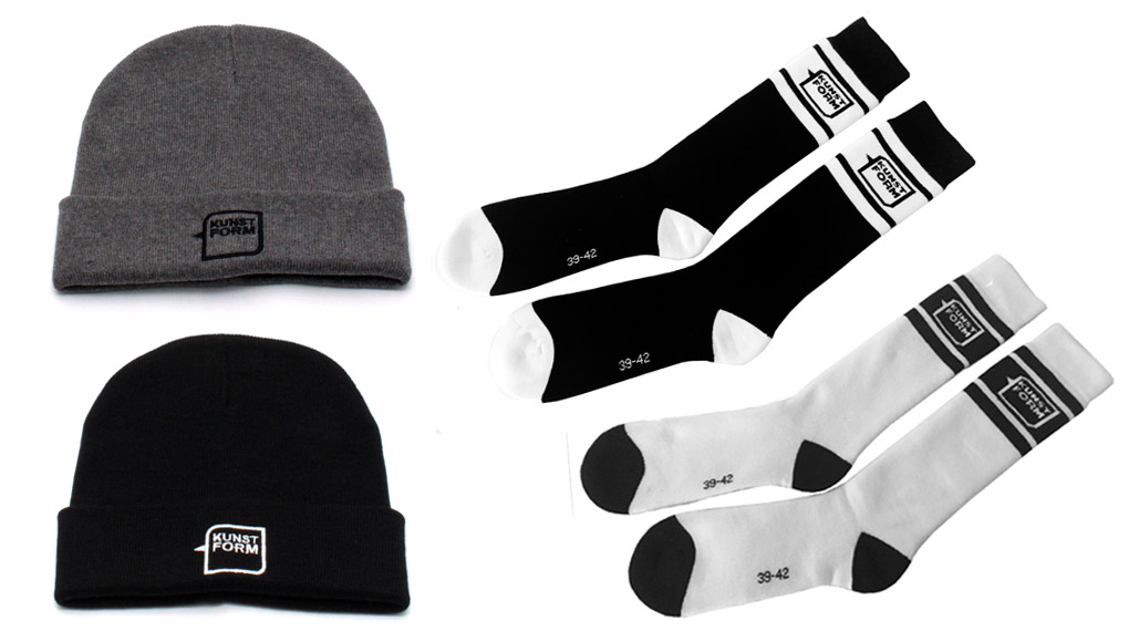 Brrr, ist es kalt da draußen! Pimpe deinen Kleiderschrank für den Winter mit Biosocken und -beanies vom kunstform BMX Shop.