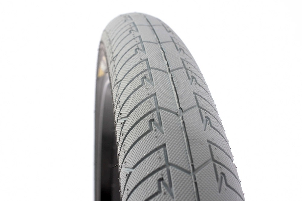 Das Profil des KHEbikes MAC2+ BMX-Reifens ist extrem griffig