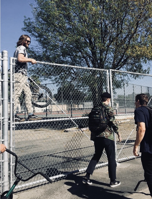 bmx-street-california-fence-hopping