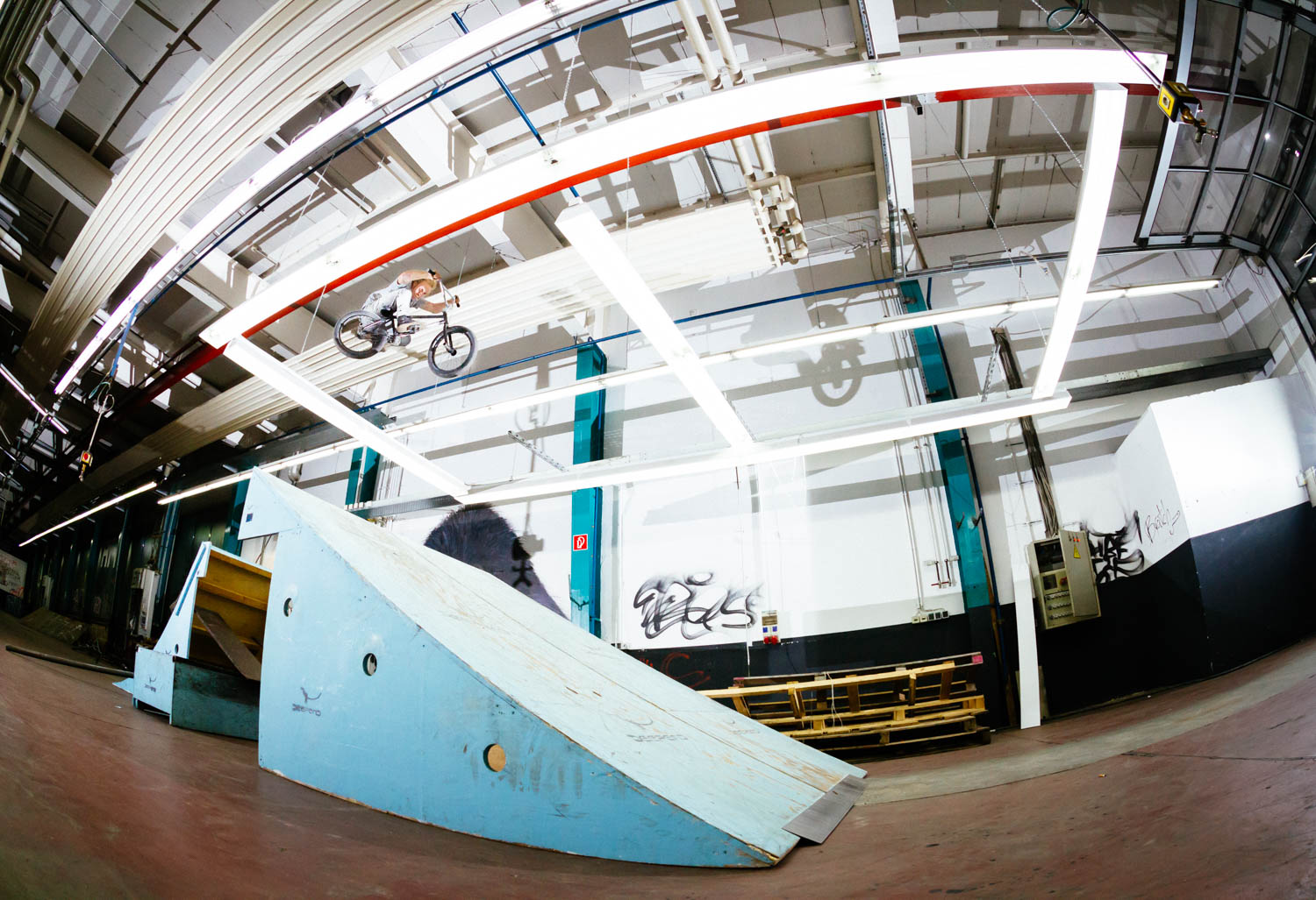 Tom Schorb-Mergenthaler in der Frankfurter DIY-Halle