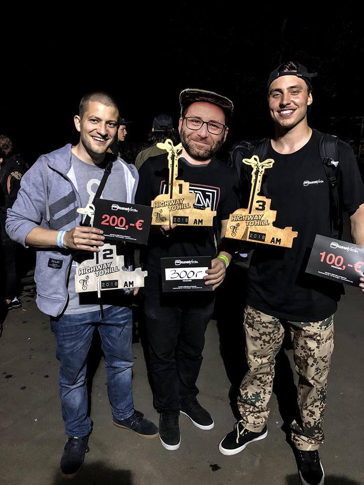 What, what?! Die Gewinner des Flatlandcontest der Amteure auf dem Highway to Hill 2018 sind (v.l.n.r.): Benjamin Hill (2.), Steffen Peter (1.) und Miguel Smajli (3.)