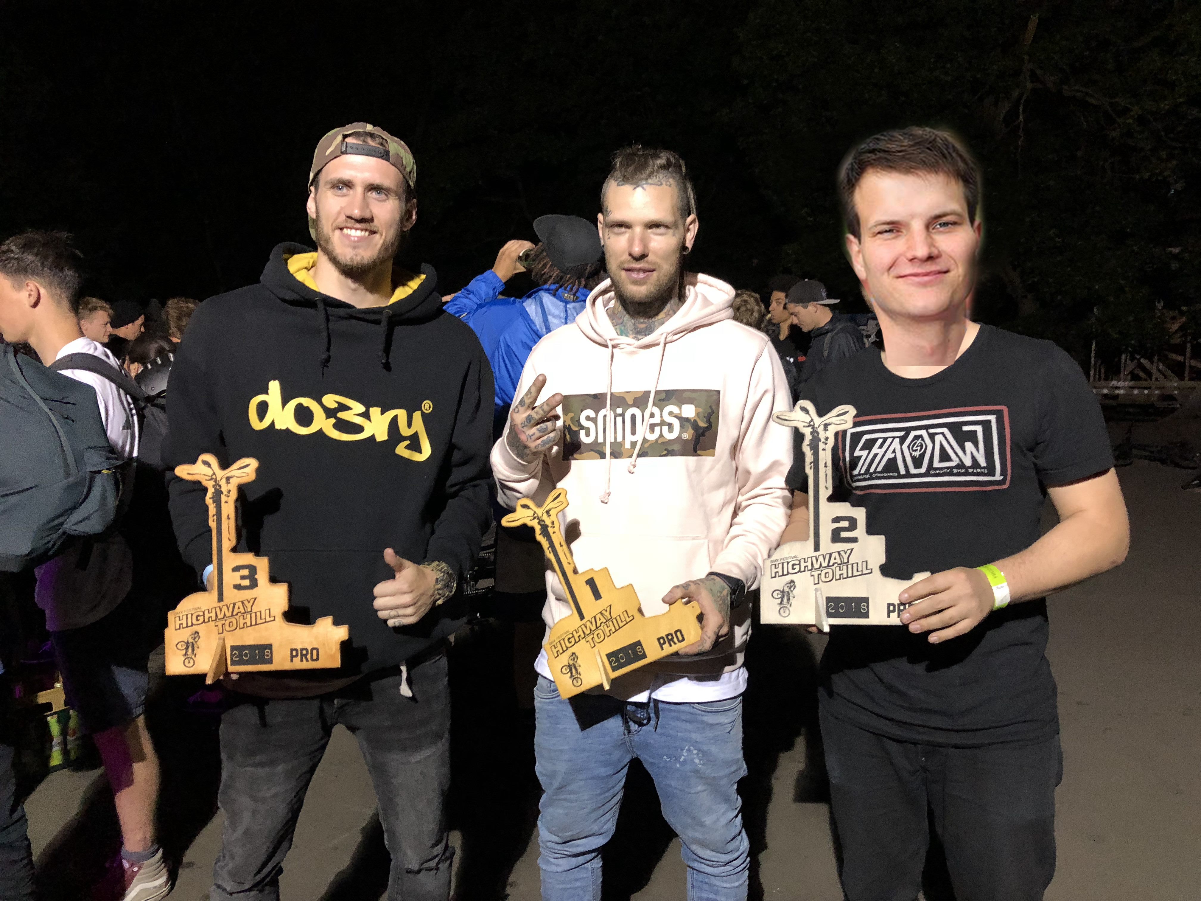 Dominik Nekolny (Mitte) holte beim Highway to Hill 2018 in Pro Flatland vor David Hoffmann (2., gephotoshoppt rechts) und Michael Kupec (3.) den ersten Platz 