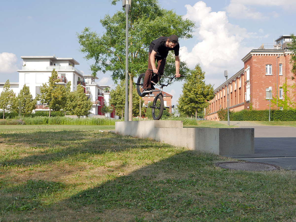 Nose to Nose an einem der Lieblingsspots von der Cancelled Crew von dem neuen kunstform-Teamfahrer Artur Meister