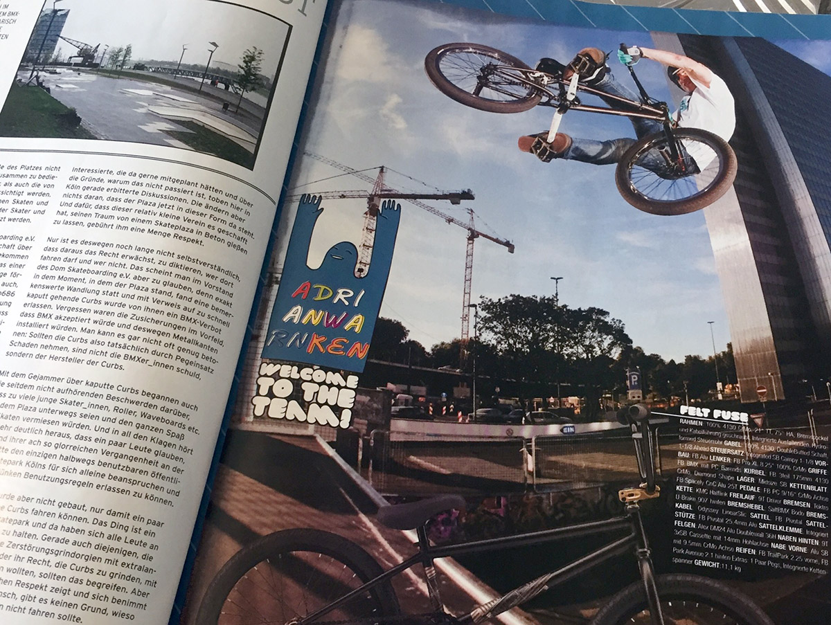 Adrian Warnken wird bereits seit 2011 von SIBMX gesponsert, damals allerdings noch mit Felt. Hier ist seine "Welcome to the team"-Anzeige aus freedombmx Ausgabe 102
