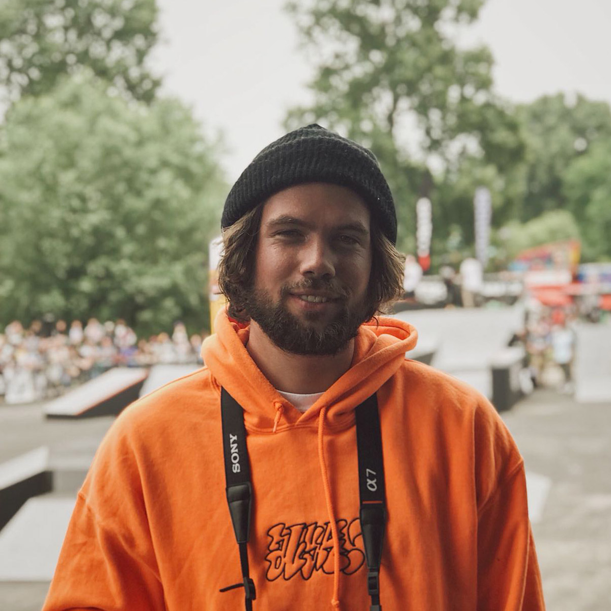 Gute Nachrichten von der freedombmx-Kommandobrücke: Merlin Czarnulla ist ab sofort mit an Bord, wir segeln also einer glorreichen Zukunft entgegen.