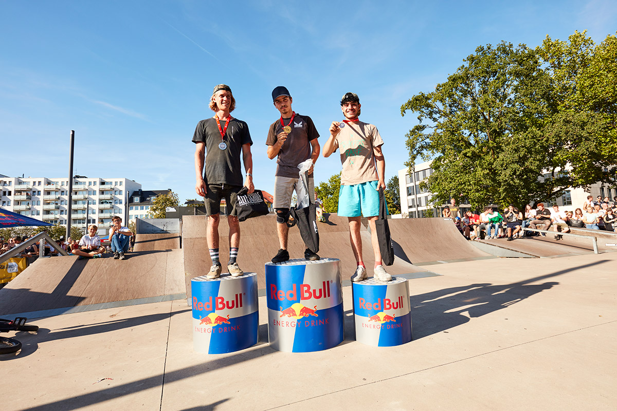 Auch wenn es ansonsten kaum noch Vertcontests für Amateure gibt, ließ man es sich in Bielefeld auch in diesem Jahr nicht nehmen, diese Klasse anzubieten. Wie schon in Park stand Alex Anghel ganz oben auf dem Podium, gefolgt von Michael Hanfler (2.) und Sener Altintas (3.)