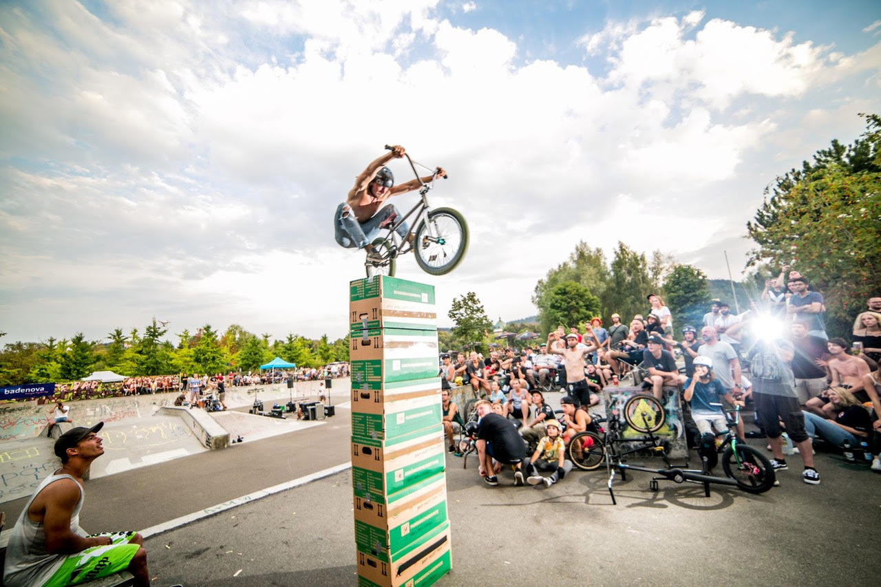 Konsty Rudobashda: Jump the Karton