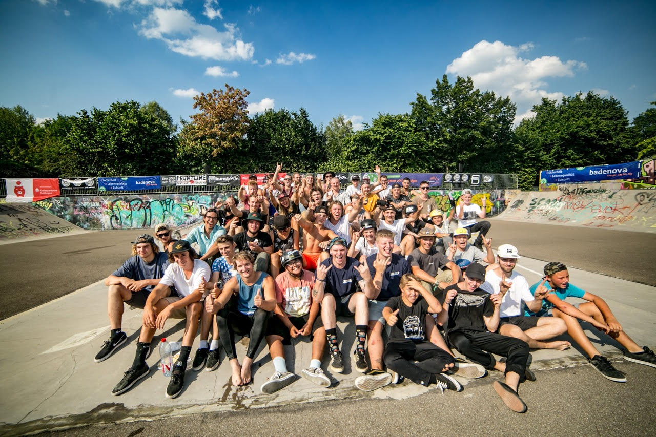 Beste Crew: die Teilnehmerinnen und Teilnehmer des BMX Männle Turniers 2018 im Skatepark Tuttlingen
