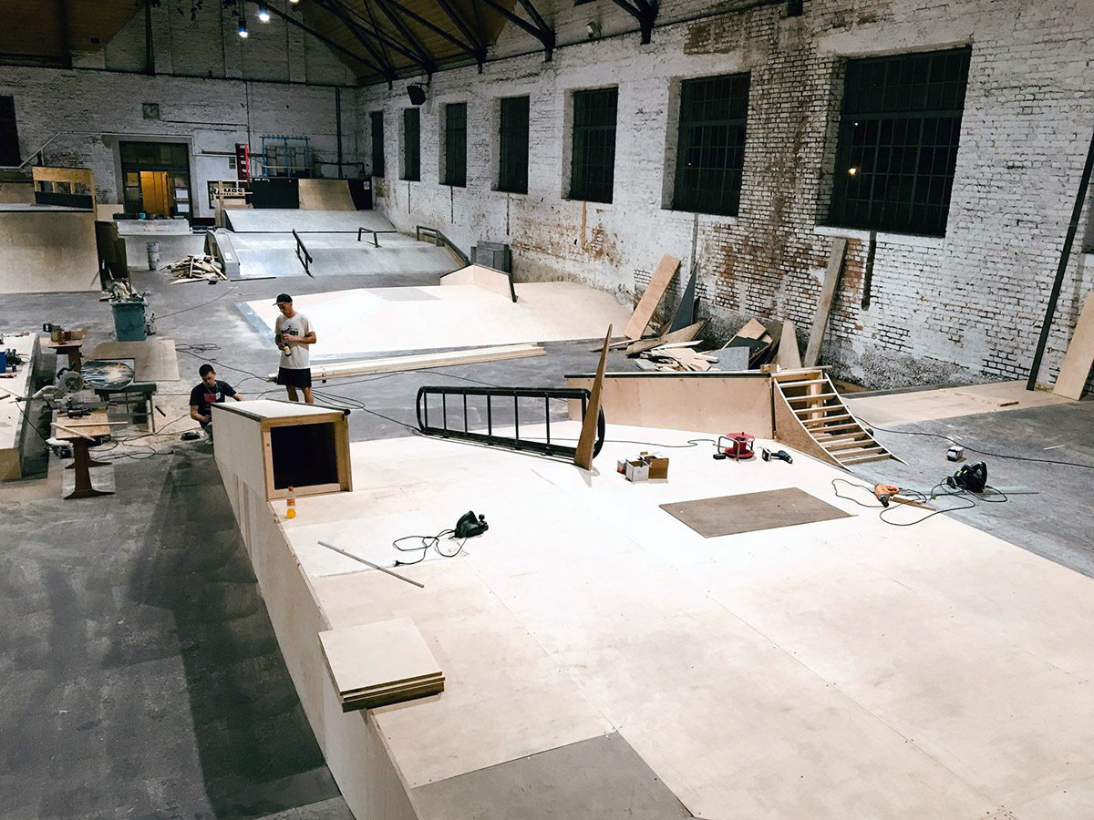 Am 13. Oktober 2018 findet in der Reithalle Ulm ein BMX-Contest statt, für den derzeit extra neue Obstacles gebaut werden. Mehr dazu hier.