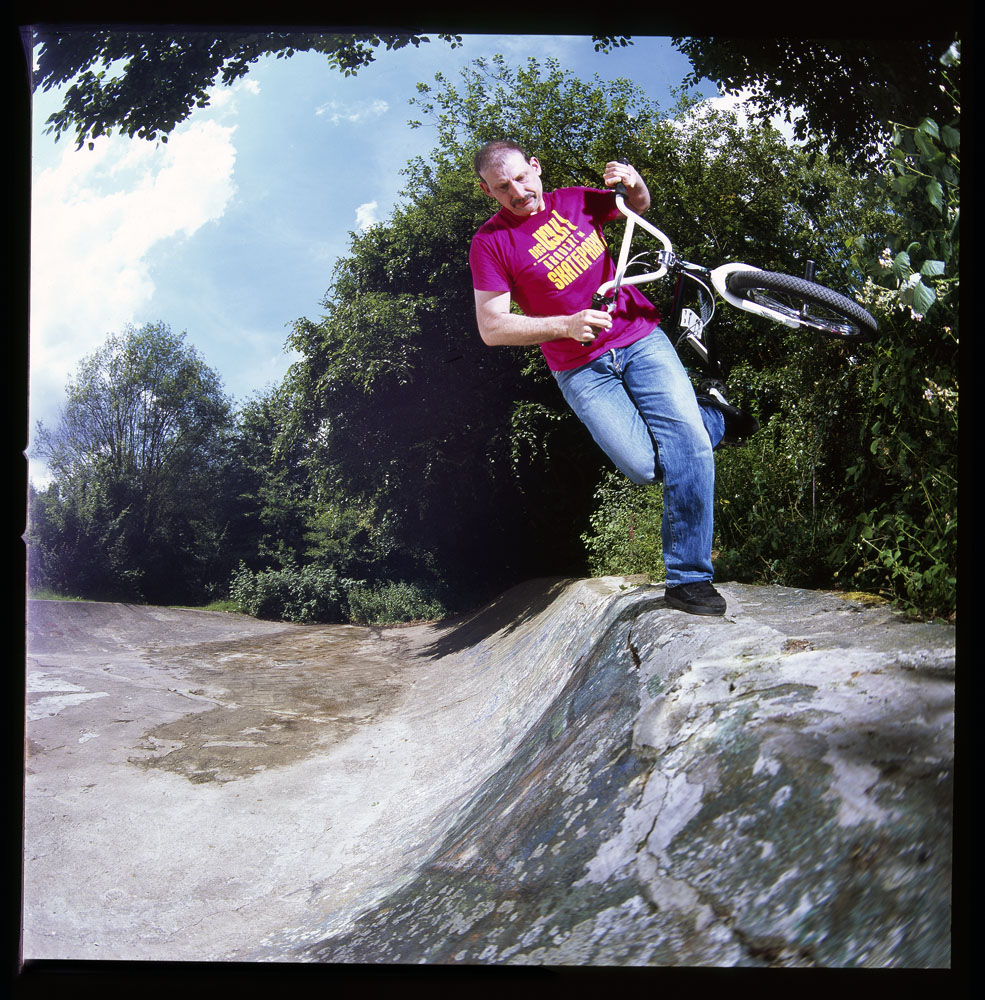 Ralf Maier, CanCan Footplant auf Porzer Hometurf während der Produktion von "The BMX Book" im Jahre 2009