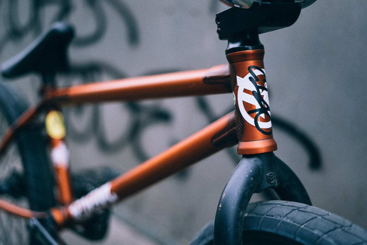 Die zweite Version von Bruno Hoffmanns Signaturerahmen bei Federal Bikes kommt im sicken Burnt Orange Colorway und neu auch mit Kettenspannern