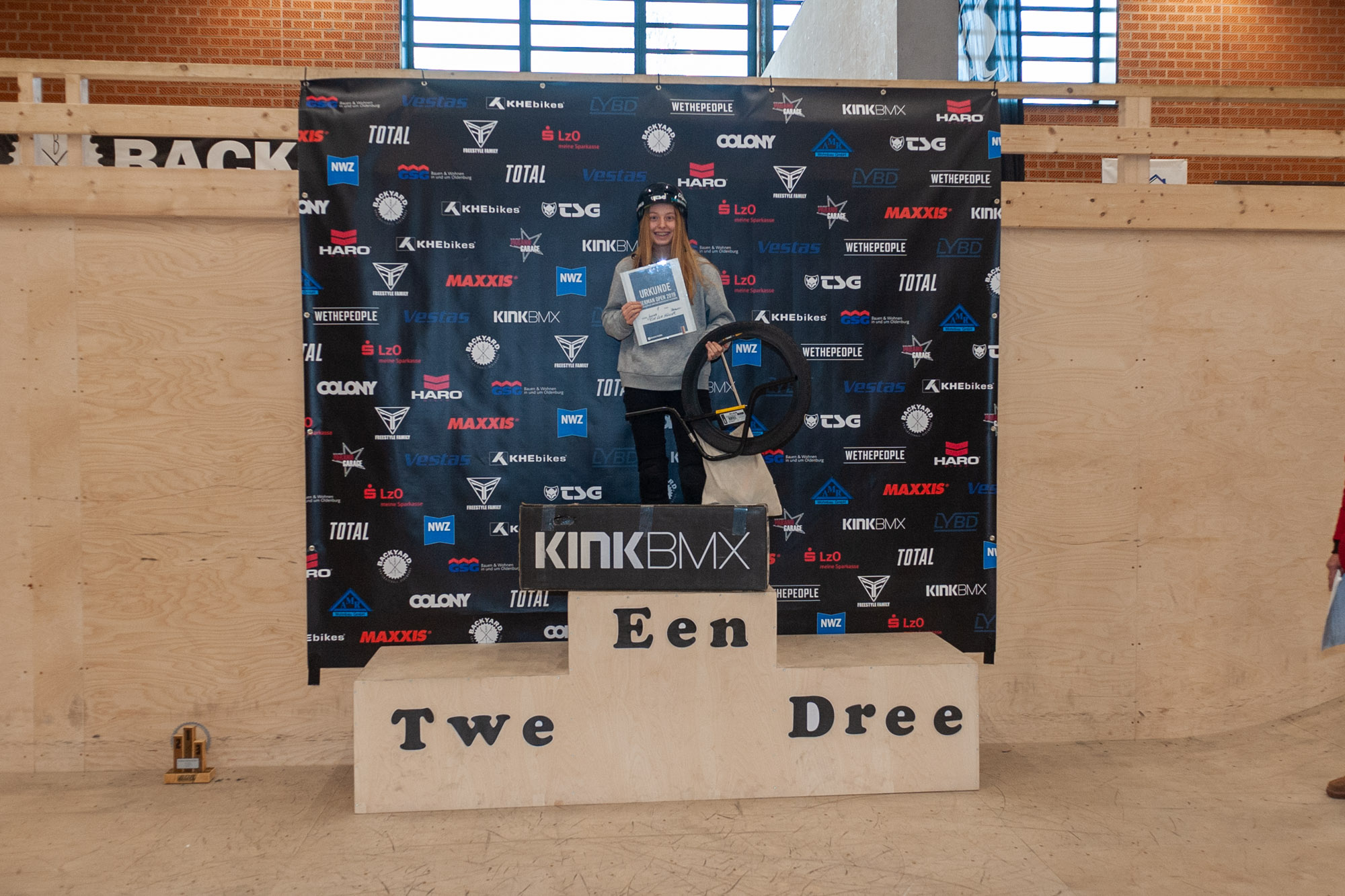 Die Gewinnerin der Klasse Junior Women bei den German Open 2019 in der Skatehalle Oldenburg