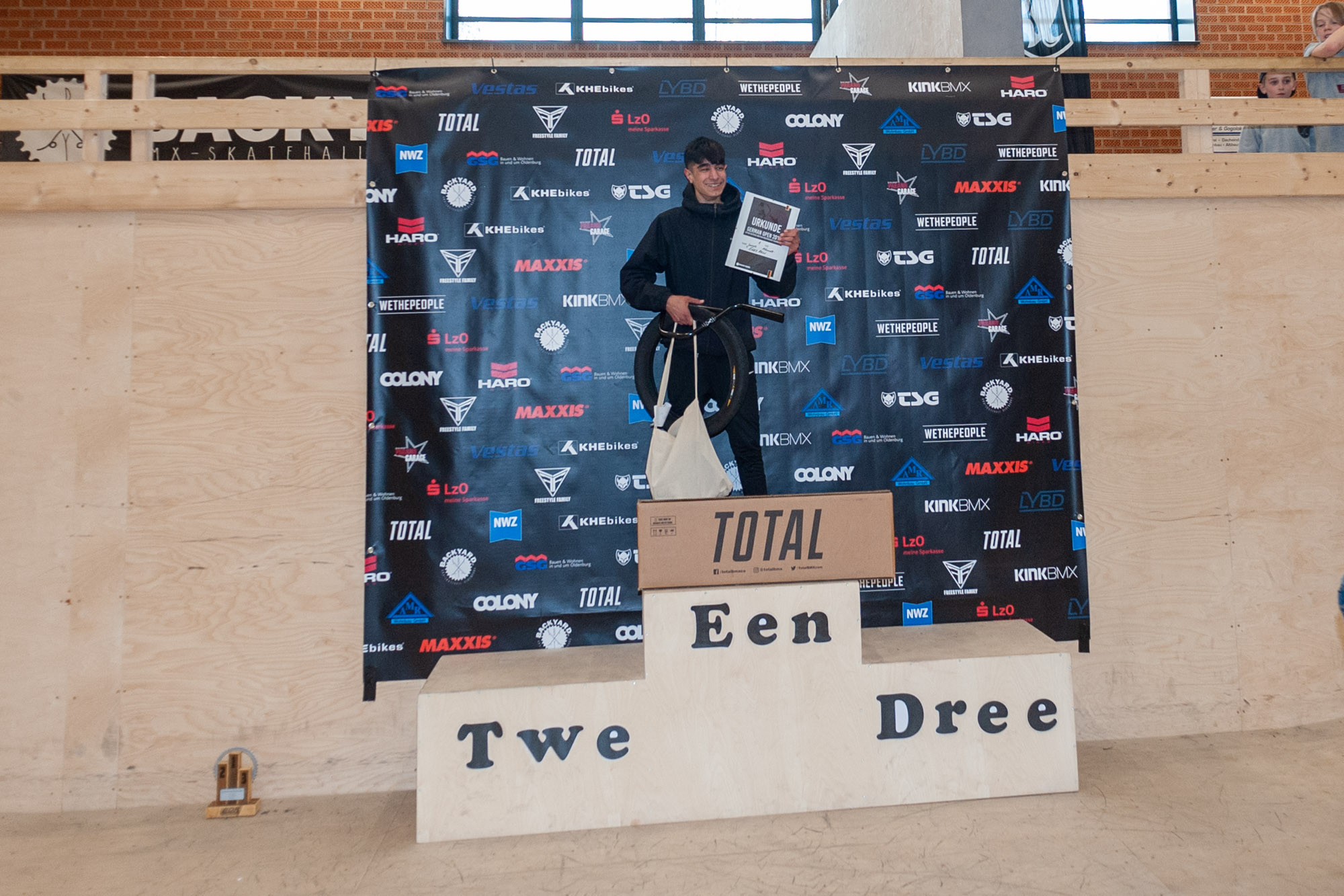 Der Gewinner der Klasse Junior Men bei den German Open 2019 in der Skatehalle Oldenburg