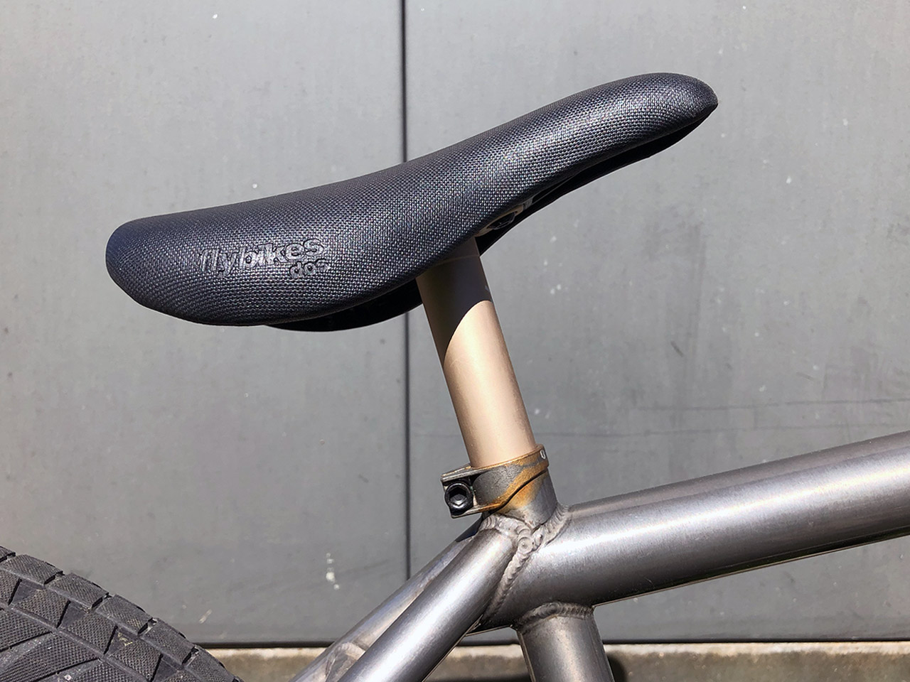 Tripod BMX Sattel von Flybikes