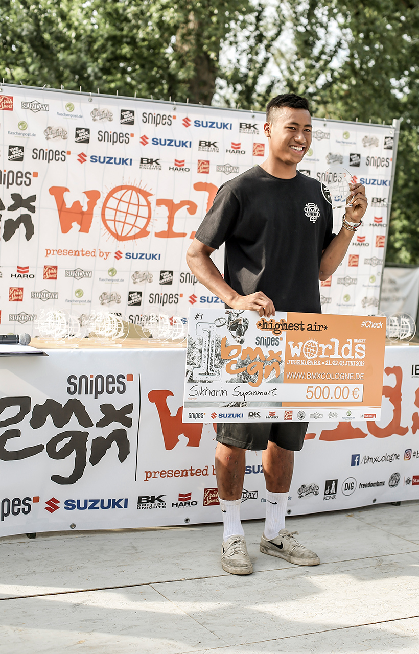 Lange Zeit sah es so aus, als würde der Brasilianer Cauan Madona den Highest Air für sich entscheiden können, doch dann bretterte kurz vor Abpfiff Sikharin Supanmart ein letztes Mal auf die Quarter zu und holte mit 3,8 m den Titel nach Dresden