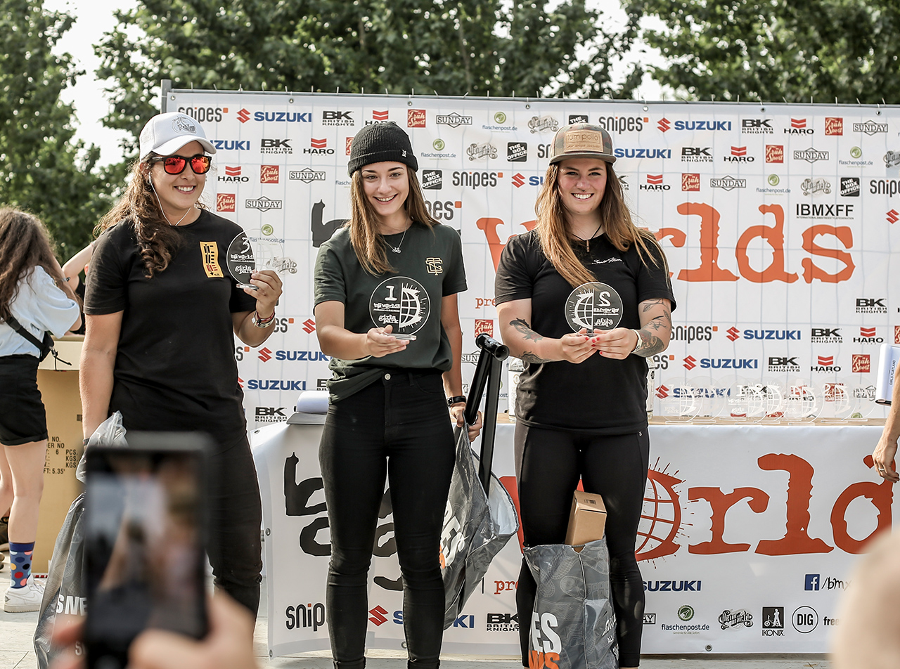 Bei den Damen konnte sich Lara Lessmann in Spine/Park den 1. Platz sichern und verwies damit ihr Nationalmannschaftskollegin Jennifer Wohlrab auf Platz 2. Dritte wurde die Argentinierin Analia Zacarias