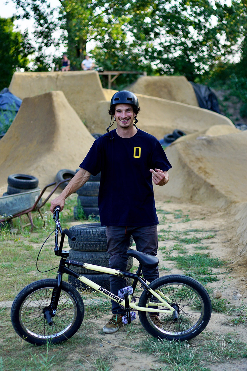 Hatter er im Bikecheck gestern nicht noch ein anderes Rad?! Wie dem auch sei, Adrian Warnken baute sich extra für den Jam eine Bremse an, so anspruchsvoll sind die Motion Trails