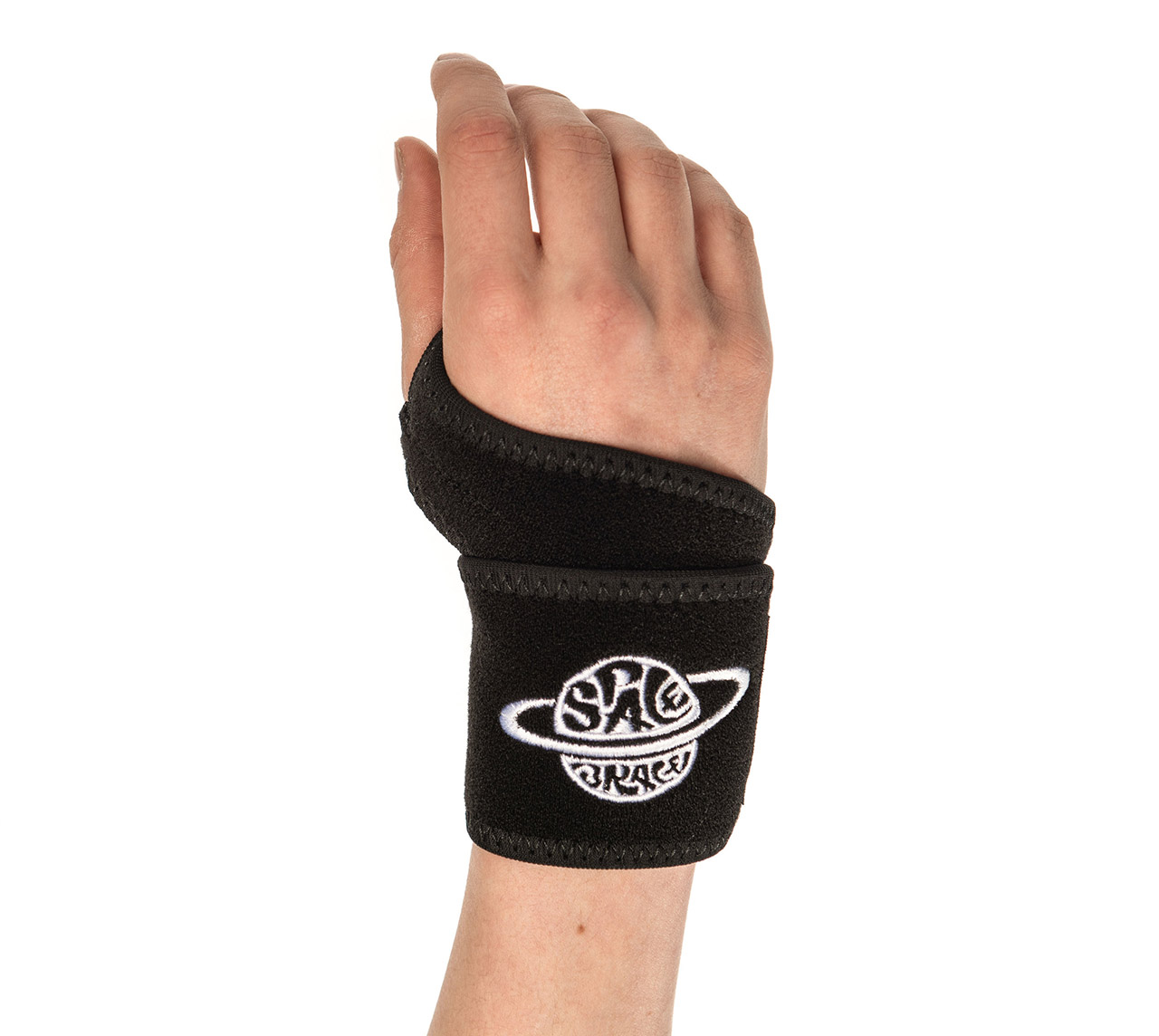 Bei Space Brace hat man das Produktsortiment neben der bekannten Fußstütze um eine sogenannte Wrist Brace, sprich: eine Handgelenkstütze, erweitert.