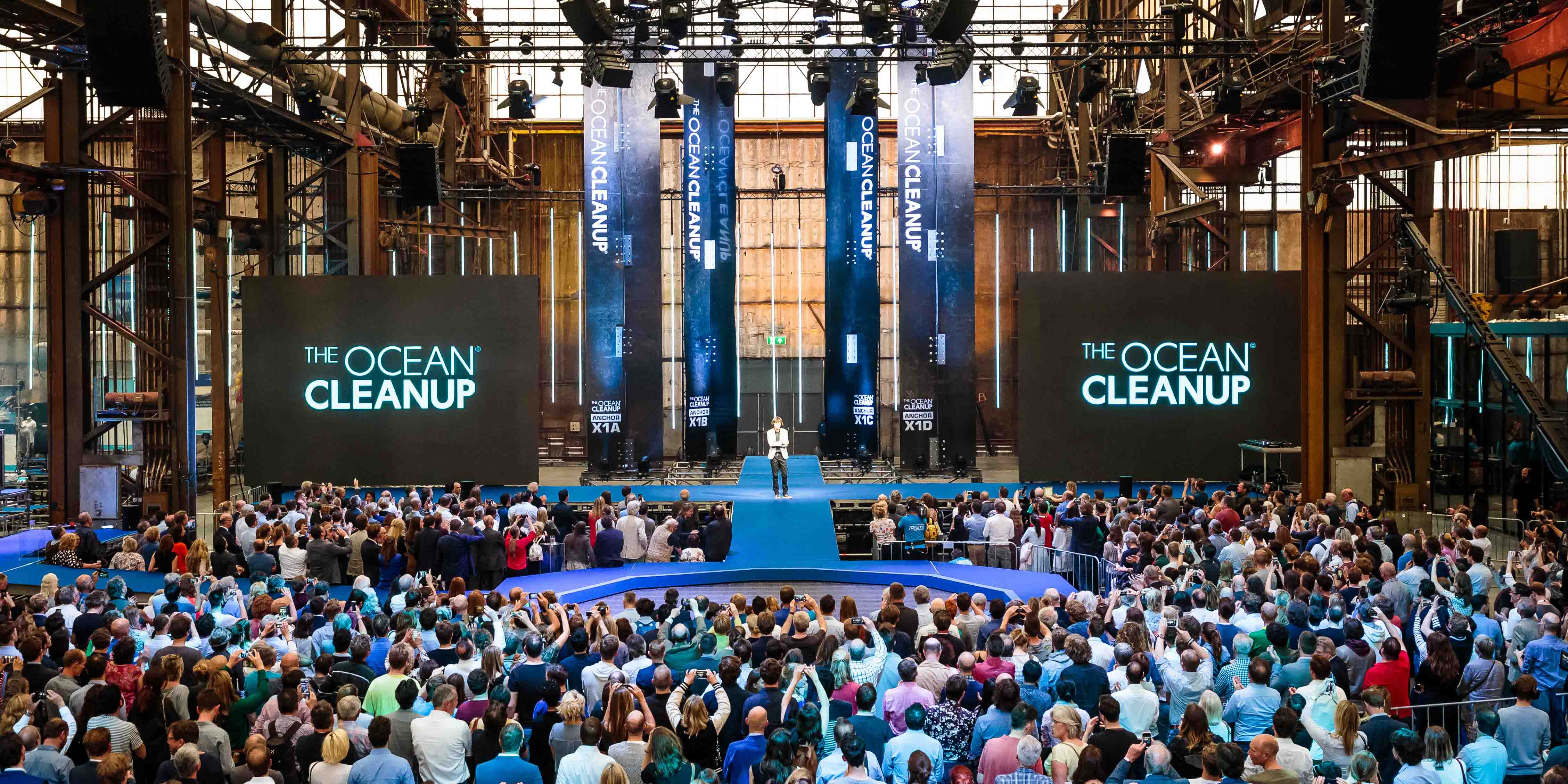 Boyan Slat verkündet den Start des Systems für 2018. Foto: The Ocean Cleanup