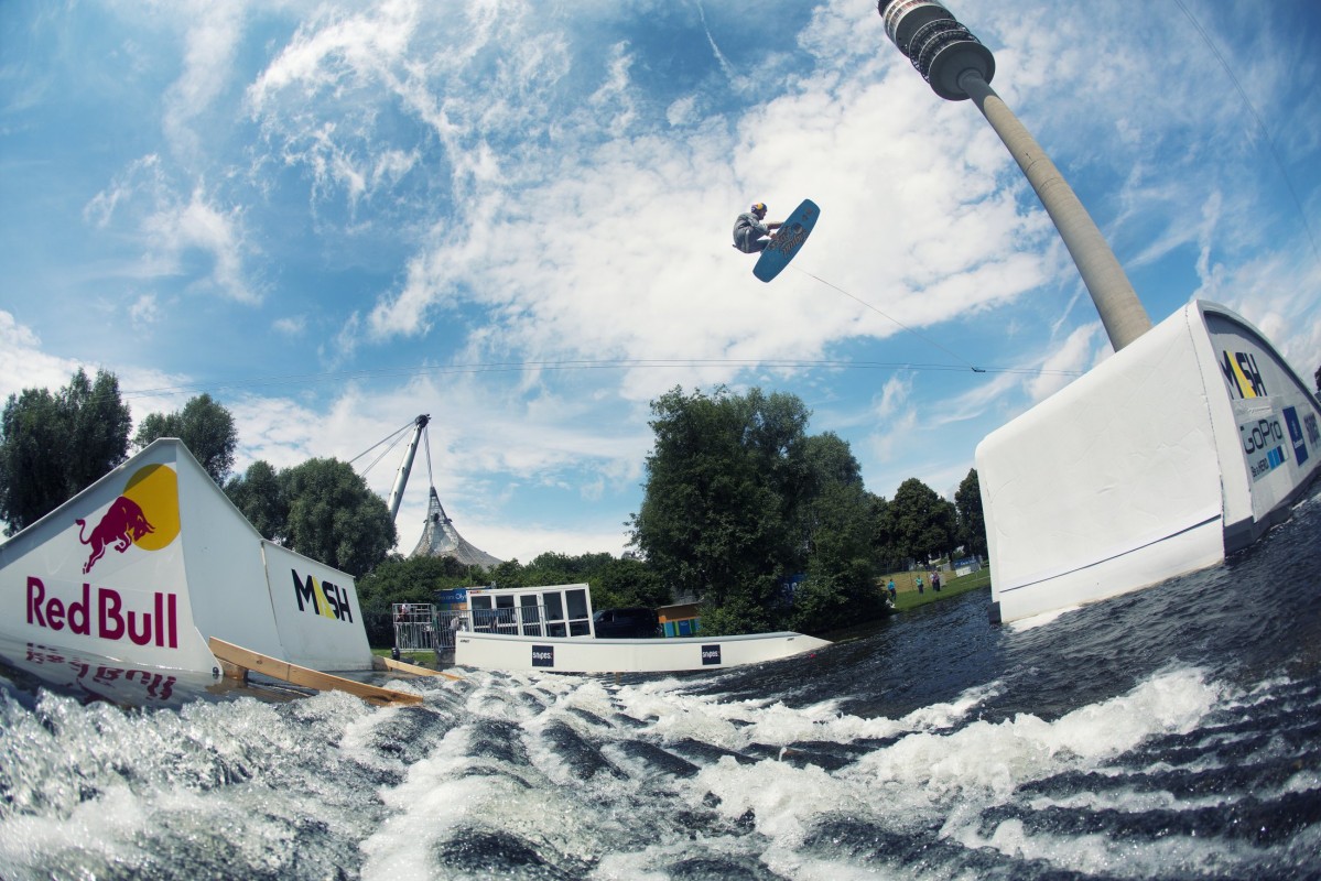 Wakeboard Rail & Air auf dem Olympiasee. Foto: Munich Mash