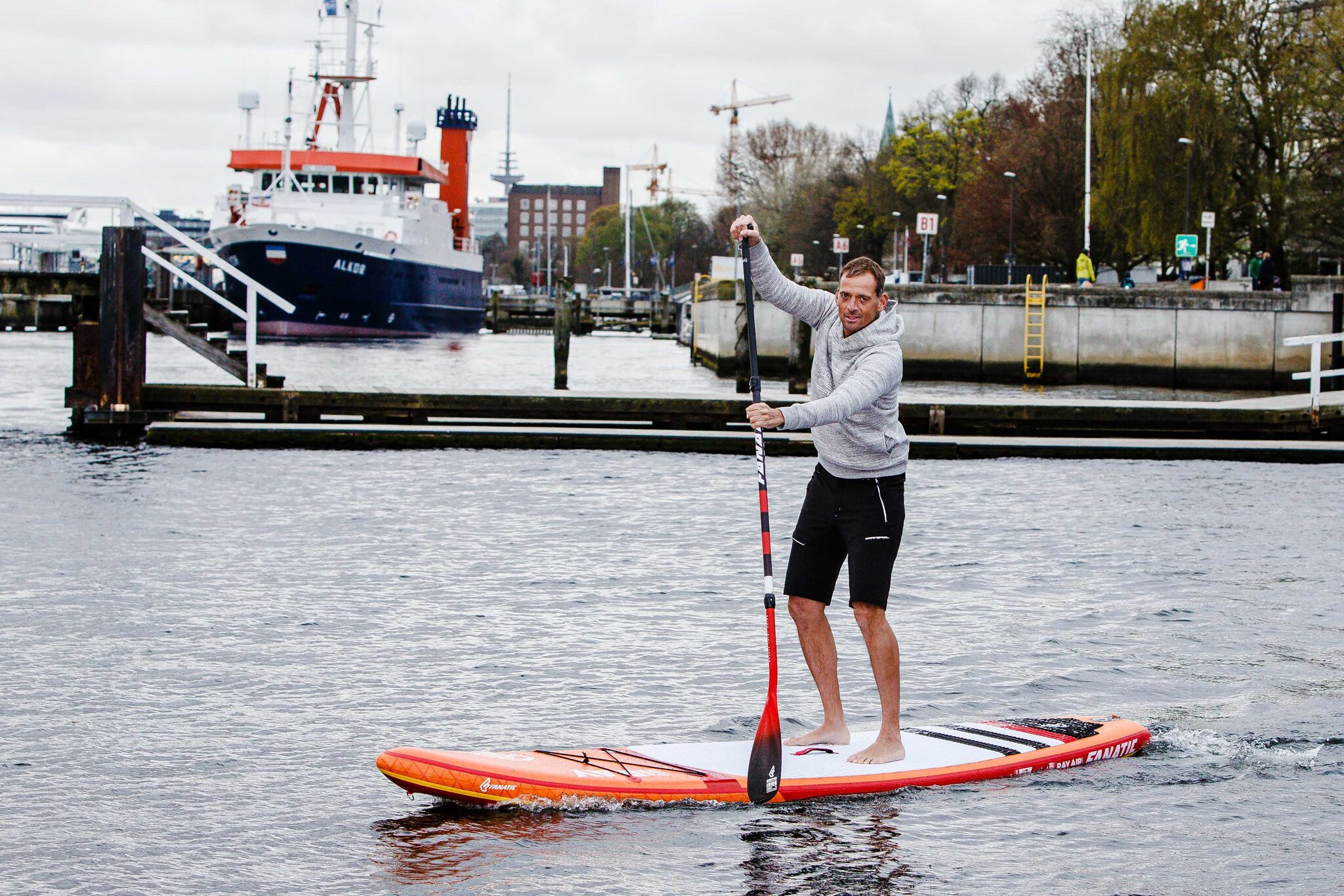 Autor Timm Kruse beim Training in der ieler Bucht. Foto: Frank Molter / HAVE A GOOD ONE