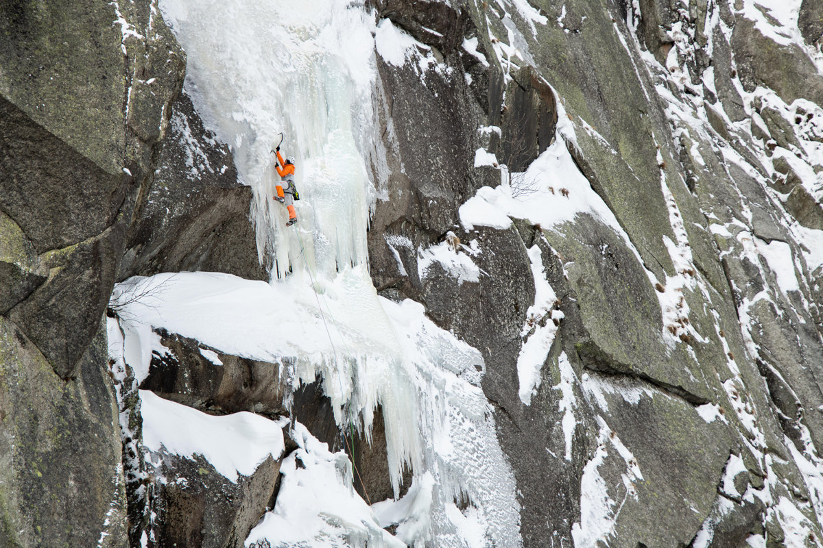 dani_arnold_schoellenenschlucht_mammut2