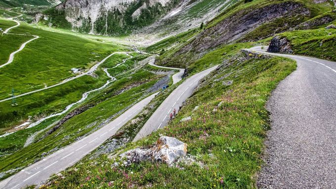 Col du Galibier wird der letzte und entscheidende Pass am ersten Tag in den Alpen. (Foto: Sirotti)