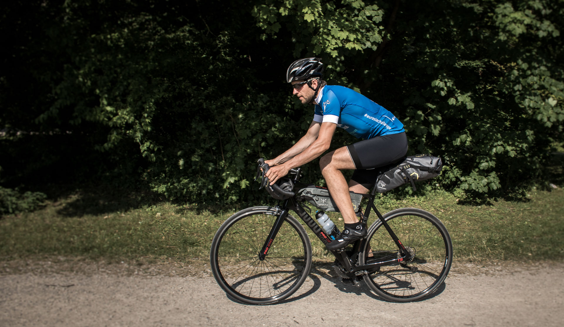 Seit Anfang des Jahres hat Jonas Deichmann bereits 12.000 Trainingskilometer zurückgelegt.