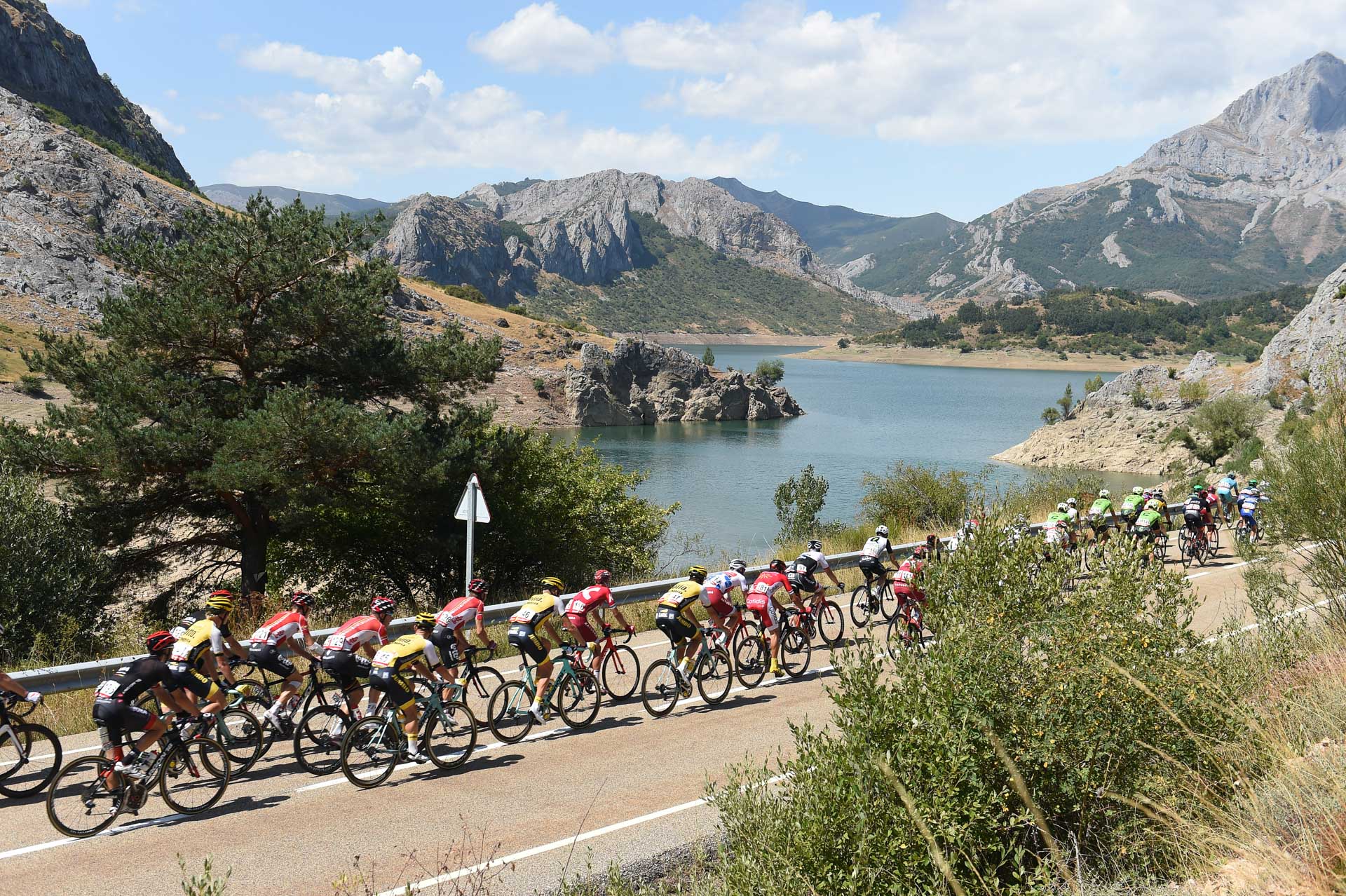 Die Organisatoren haben einige Etappen der Vuelta a Espana kurzfristig geändert. (Foto: Unipublic / G. Watson)