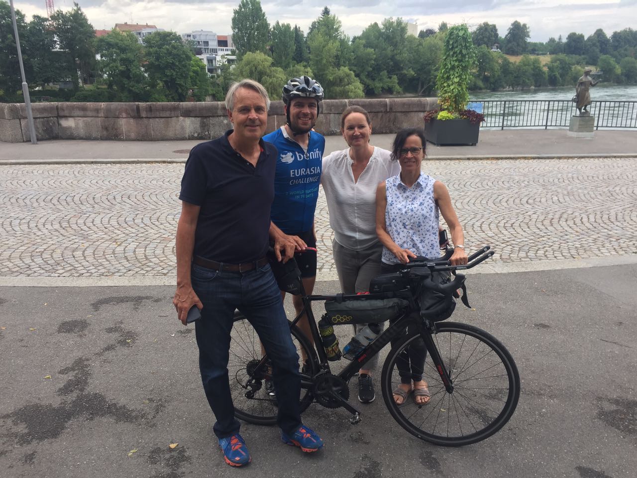 ... wo Jonas einen Teil seiner Familie traf.