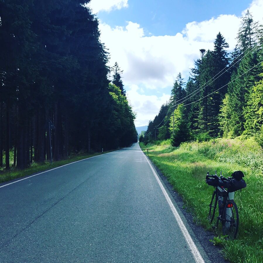 Hervorragend gepflegte Straßen im Böhmerwald.