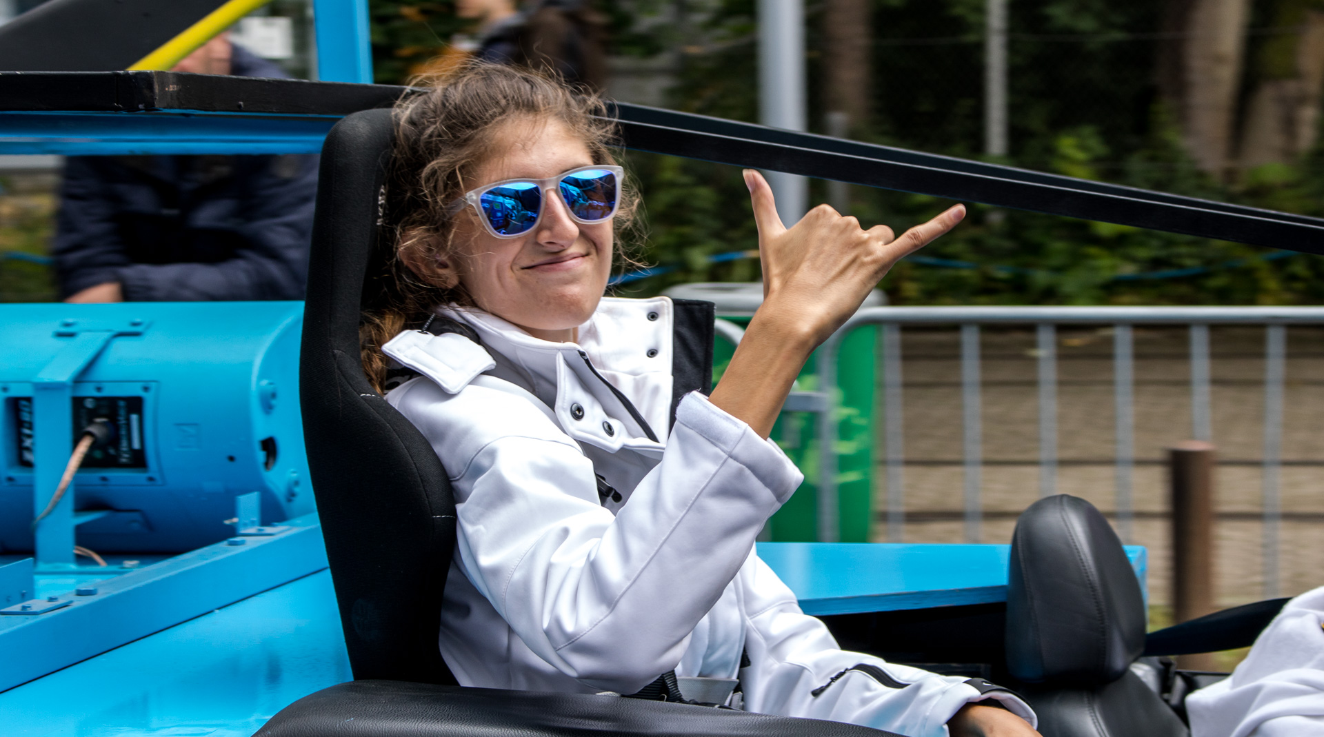 Überall gut gelaunte Leute. Und das nicht nur an der Strecke, sondern in ganz Düsseldorf!