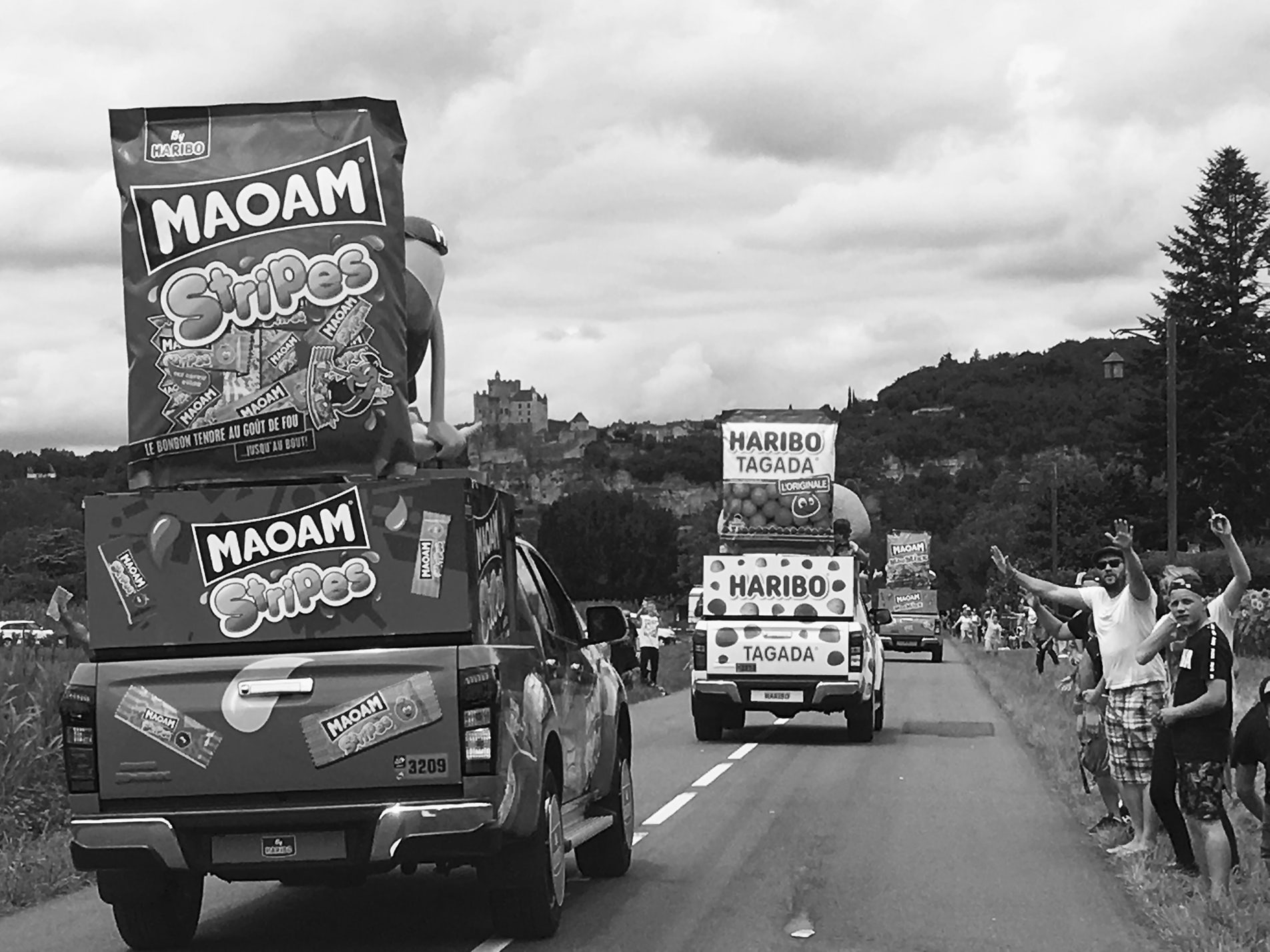 tour-de-france-2017-karawane-rcde-2