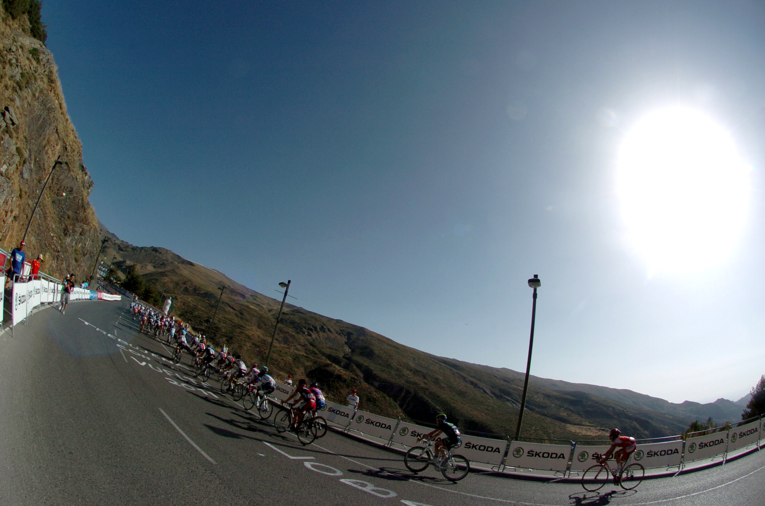 Die berühmte Sierra Nevada mit ihren harten Bergen steht auch wieder im Programm der Vuelta a España (Foto: Sirotti)