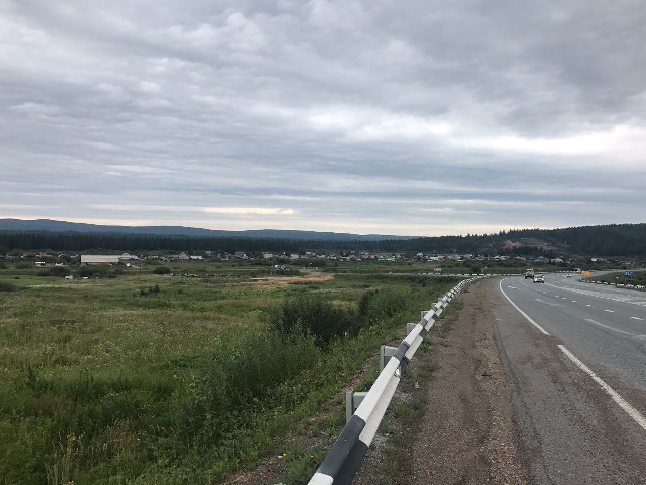 Nach tausenden Kilometern durch das Flachland hat Jonas nun wieder ein paar Hügel im Blick.