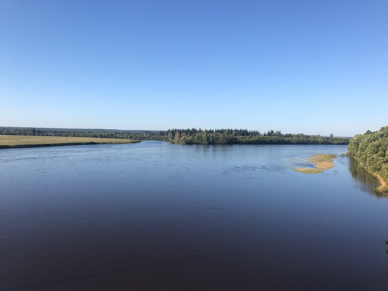 Wasser und Wälder dominieren die Landschaft rund um den Baikalsee.