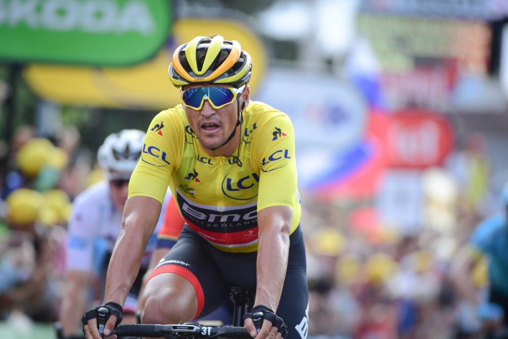 Nach einem langen und heißen Tag brachte Greg Van Avermaet das gelbe Trikot sicher und wohlbehalten ins Ziel. Der Belgiert führt weiterhin im Gesamtklassement. (Foto: © ASO)