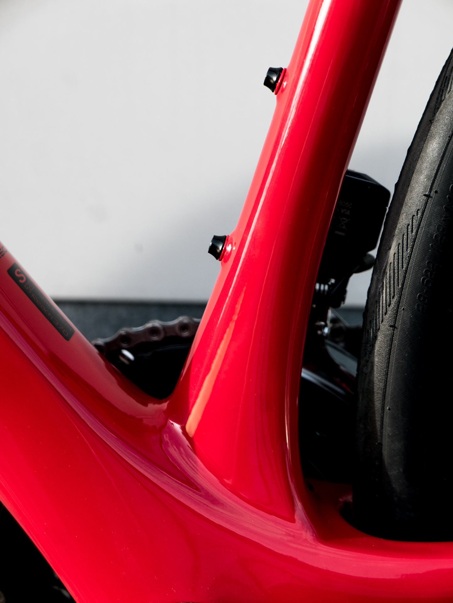 Der Übergang von Sitzrohr in das Tretlager ist wie alle Rahmenteile des Kiaro Disc mit einer genau definierten Menge Flex ausgestattet. Foto: Arian Schlichenmayer