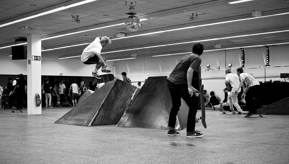 Jonas Skroeder – Backside Kickflip