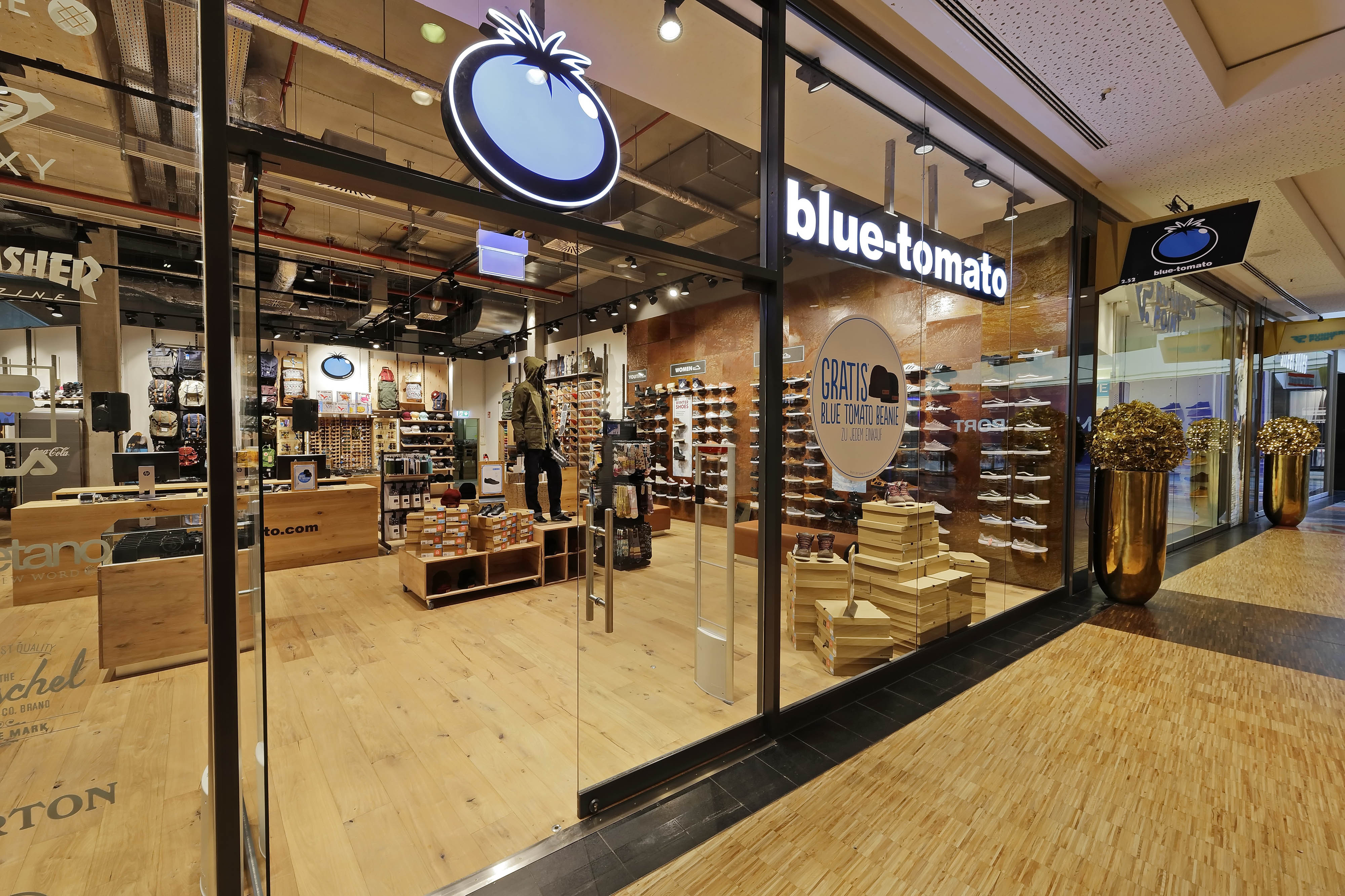 Shop Eröffnunng von Blue Tomato im Berliner Einkaufzentrum ALEXA in der City-Ost am Alexanderplatz im November 2017