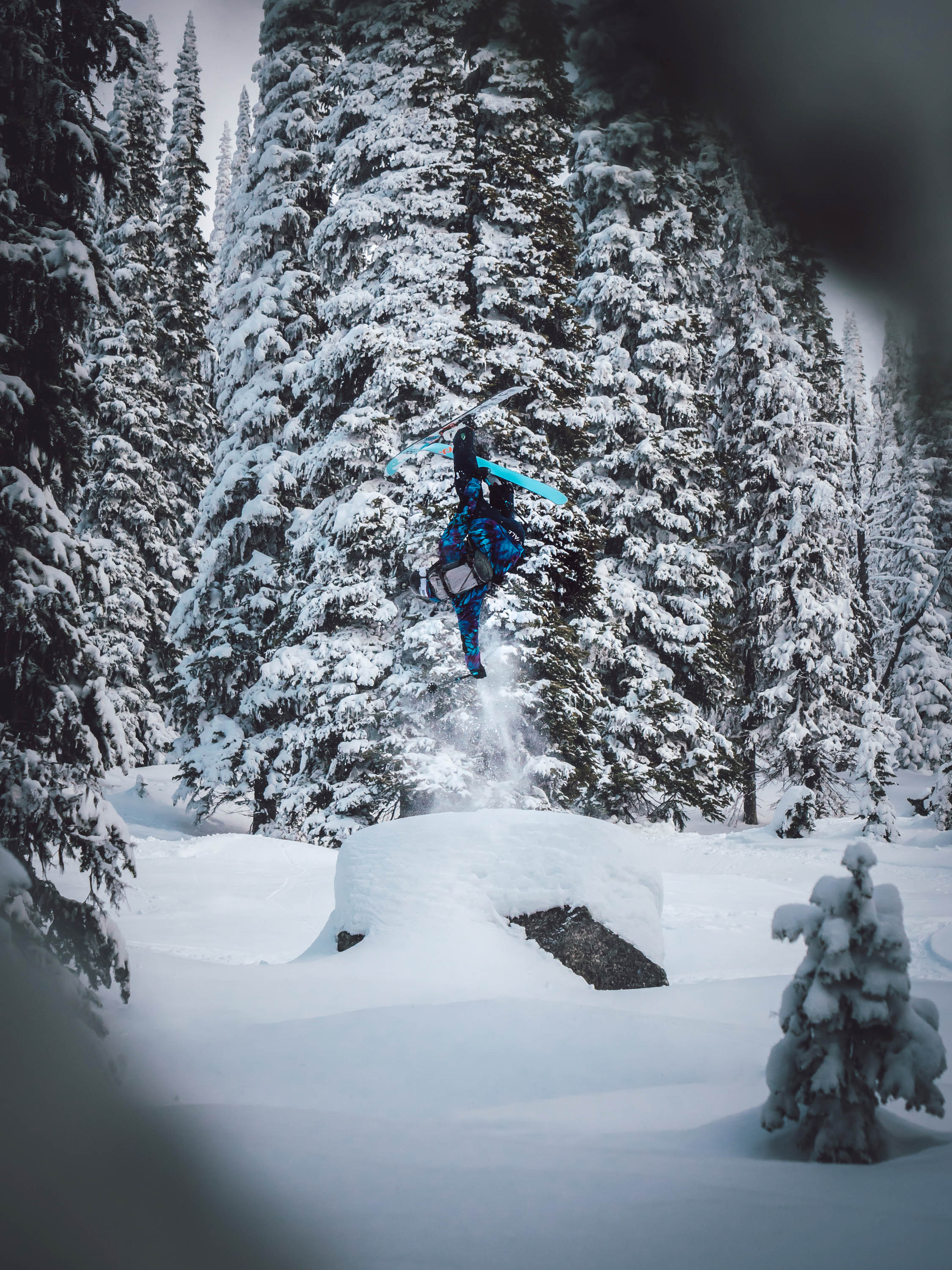 Sebi Geiger sendet einen stylishen Flat 3 Japan. credit: Nicki Antognini / Reverse Magazine