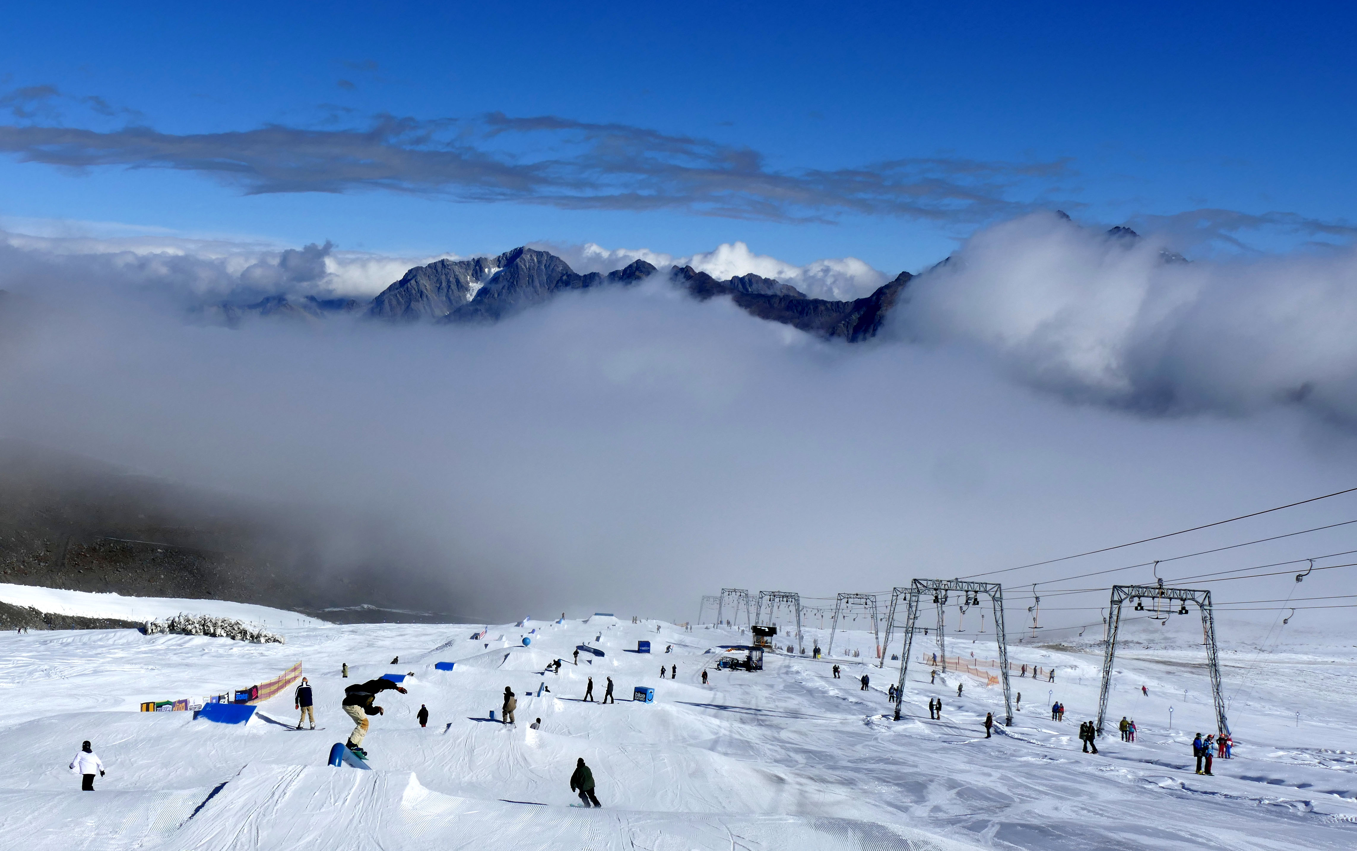 Half Mile Jib Line im Snowpark Kaunertal Foto: Martina Zollner
