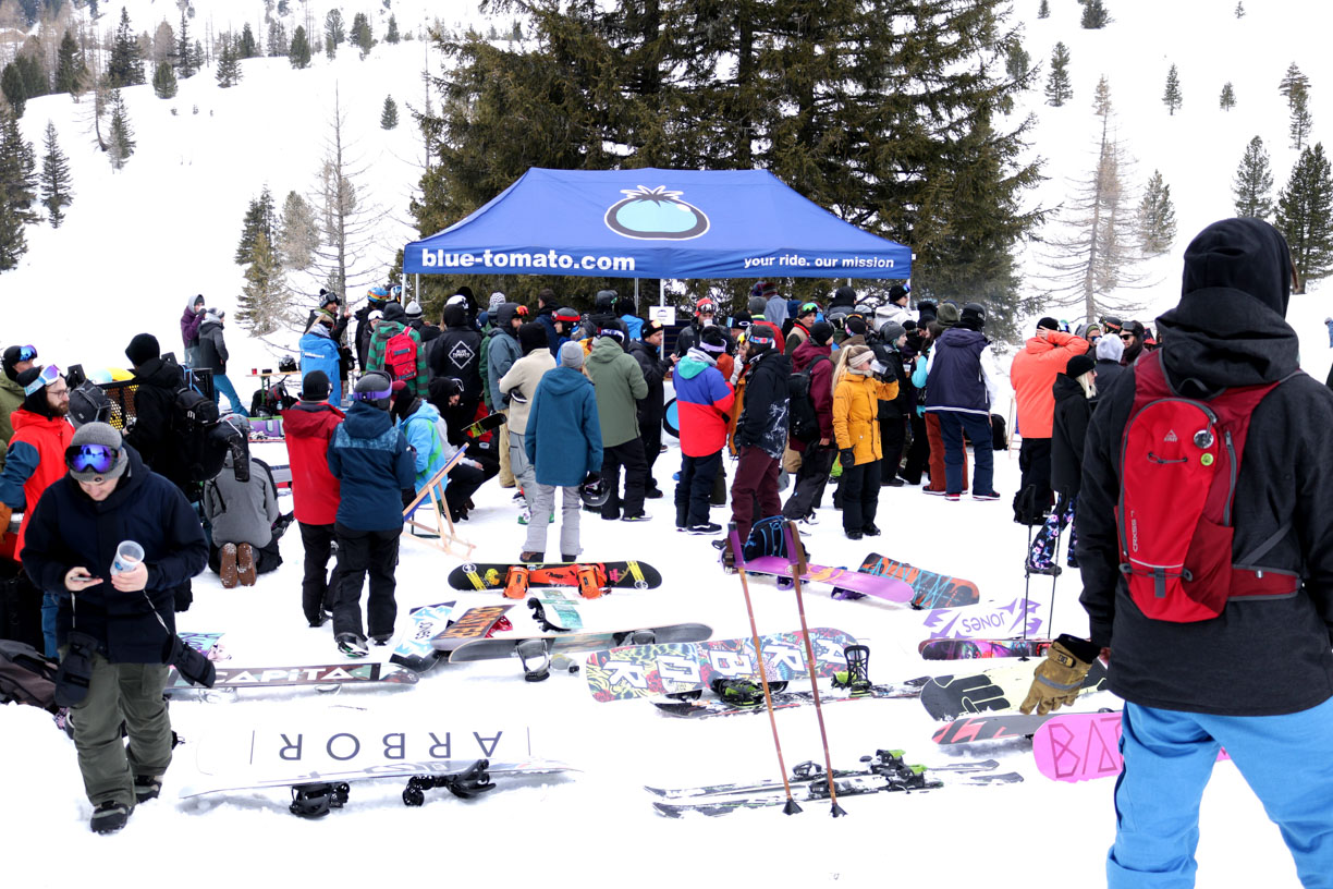 bluetomato_partycrowd