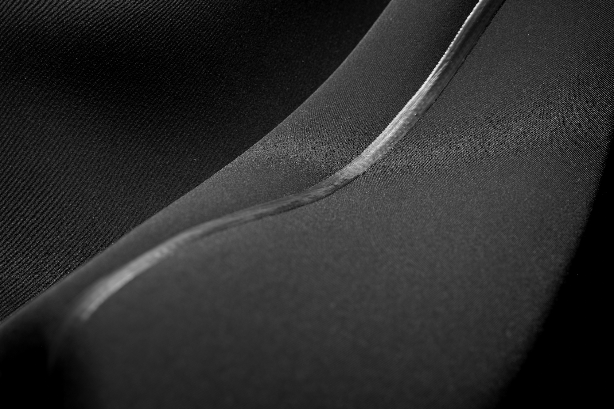 srface-wetsuit-liquid-sealed-seams